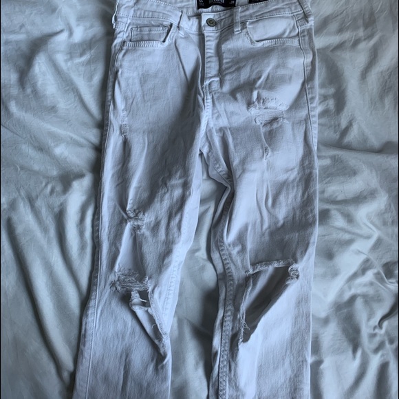 Hollister - Picture 4 of 4